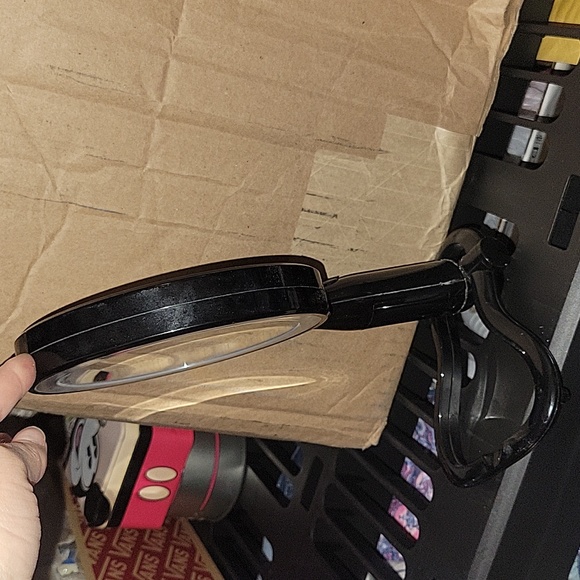 Conair mirror with battery - Picture 3 of 6